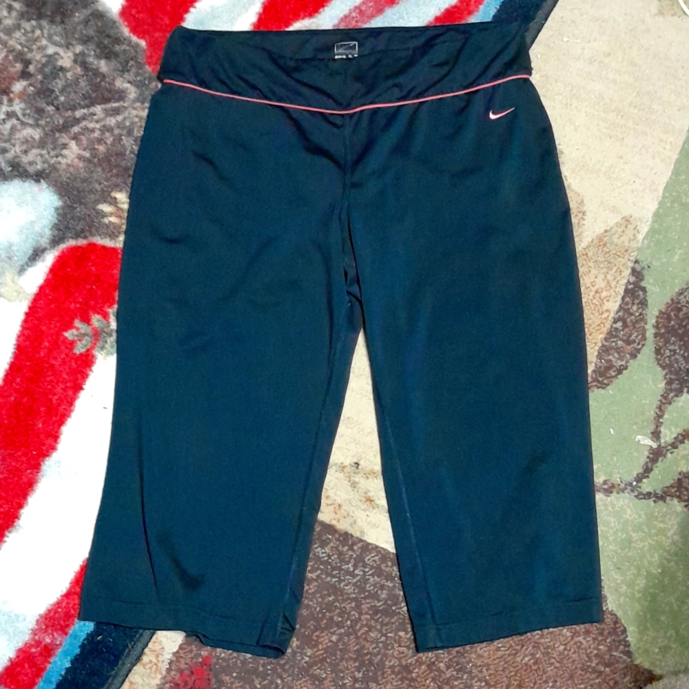 Nike dri fit capris
